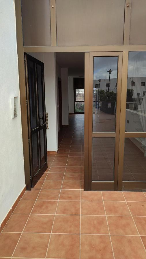 Casa Elin-Shared Pool, Fast Wifi Villa Costa Teguise Exterior photo